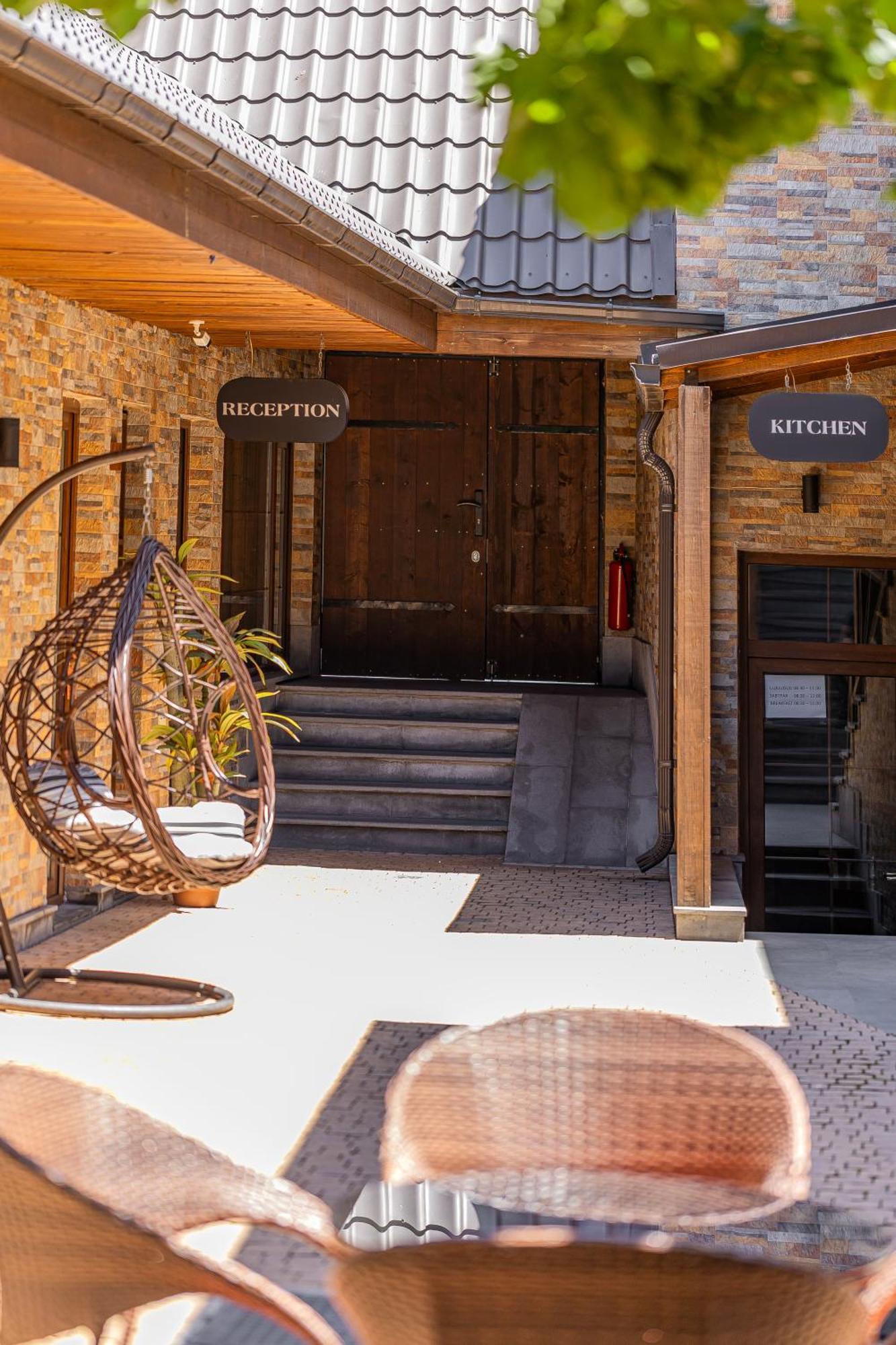 Boutique Living Hotel Ереван Екстериор снимка