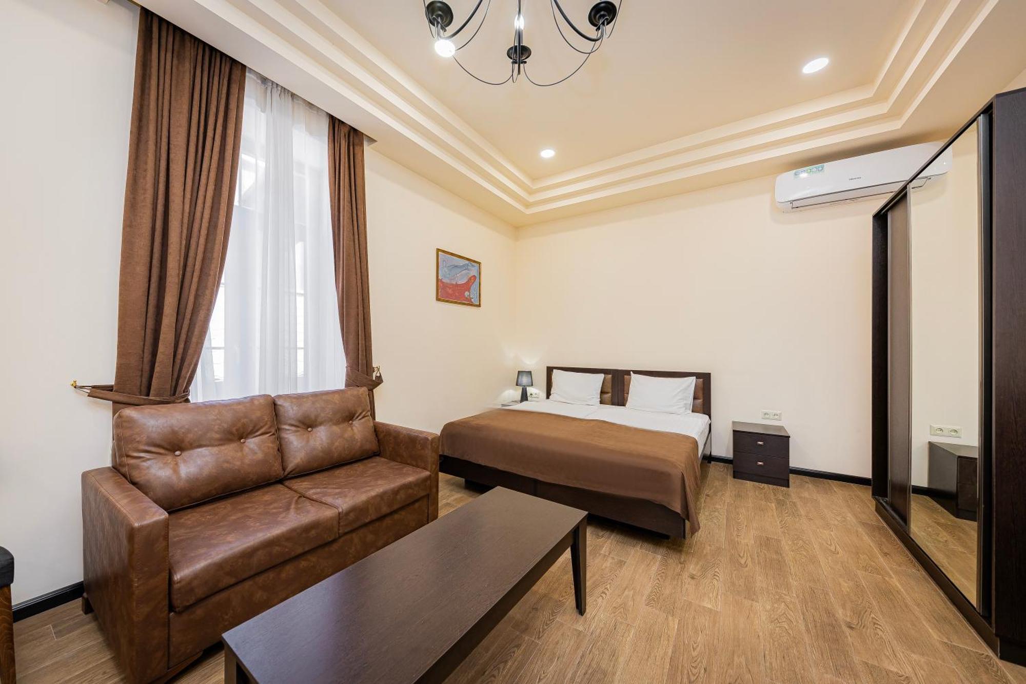 Boutique Living Hotel Ереван Екстериор снимка