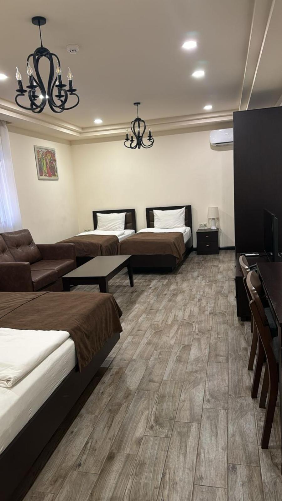 Boutique Living Hotel Ереван Екстериор снимка