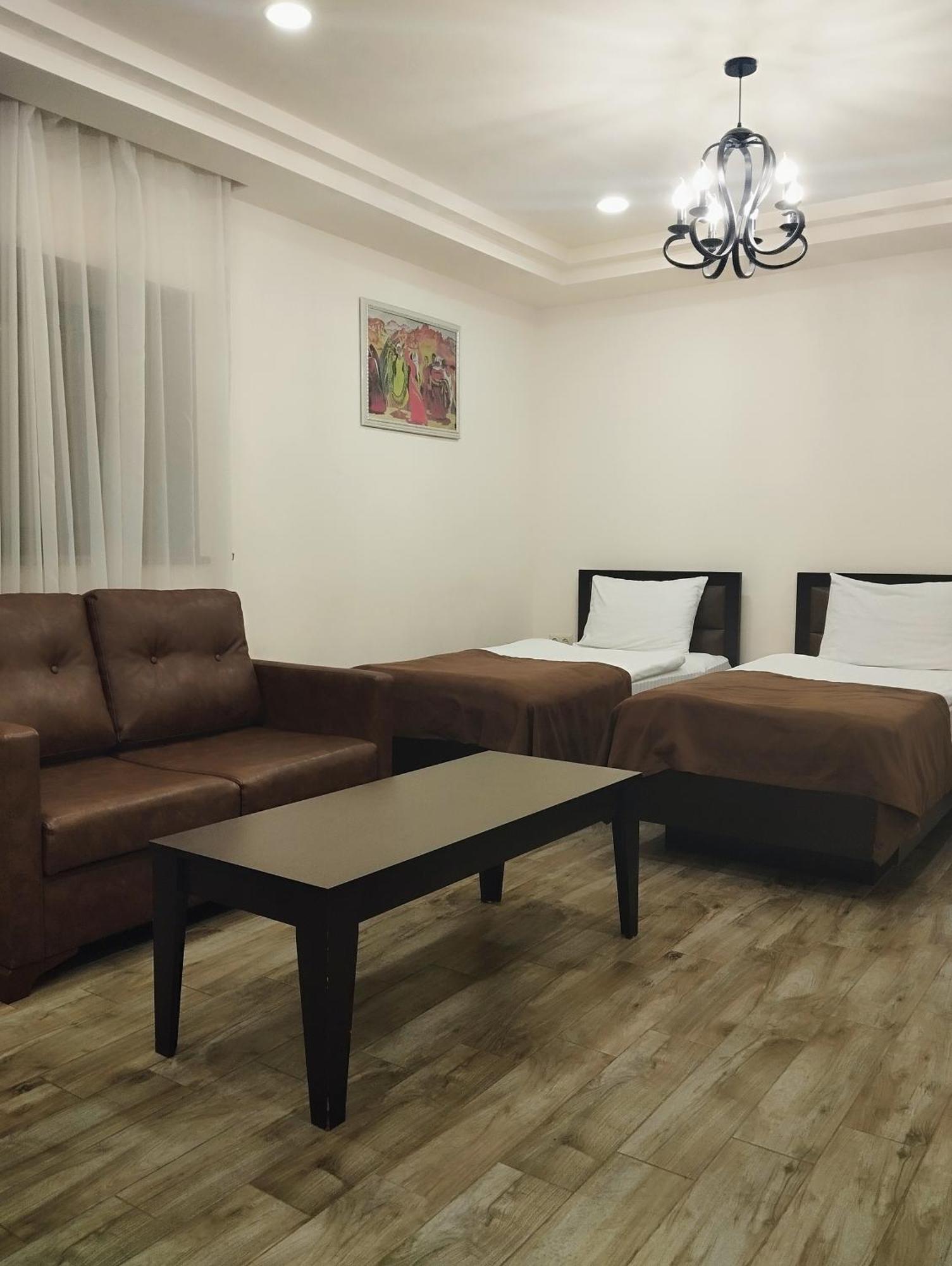 Boutique Living Hotel Ереван Екстериор снимка