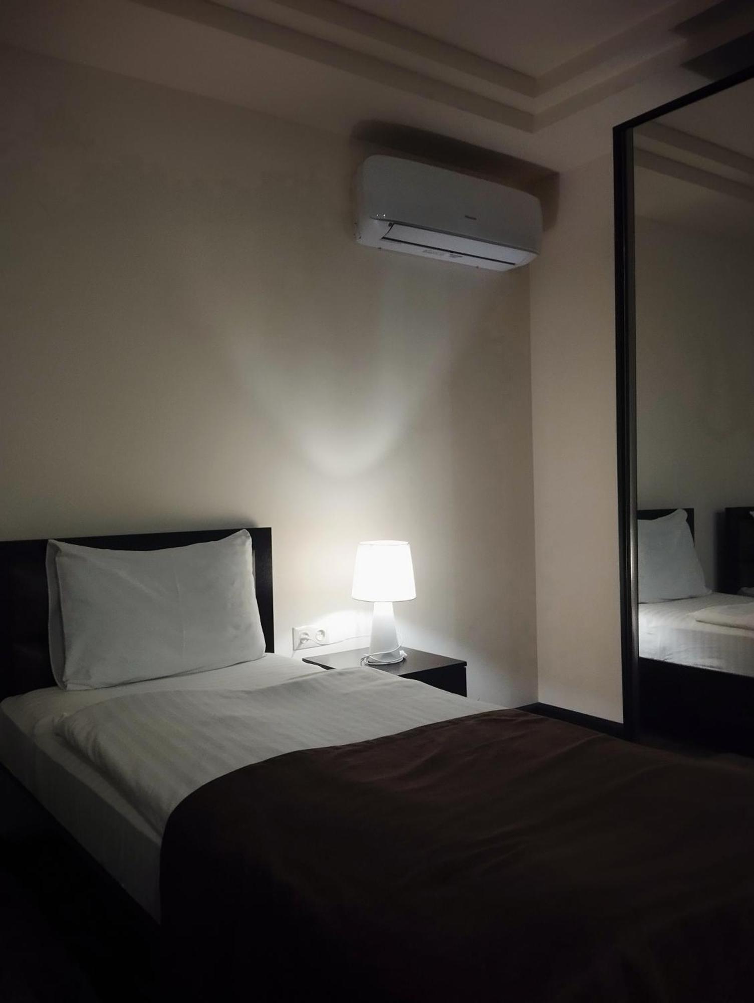 Boutique Living Hotel Ереван Екстериор снимка