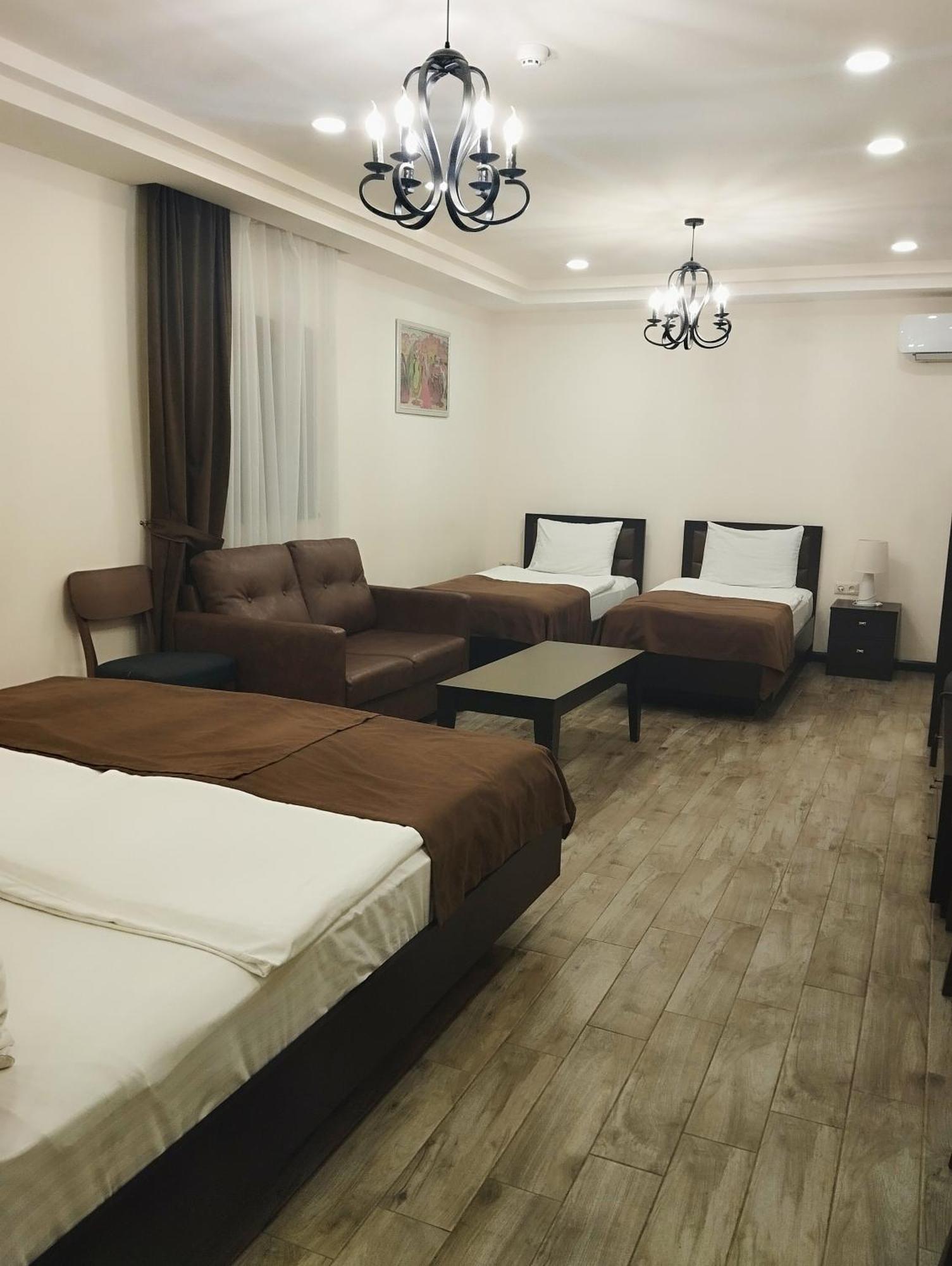 Boutique Living Hotel Ереван Екстериор снимка