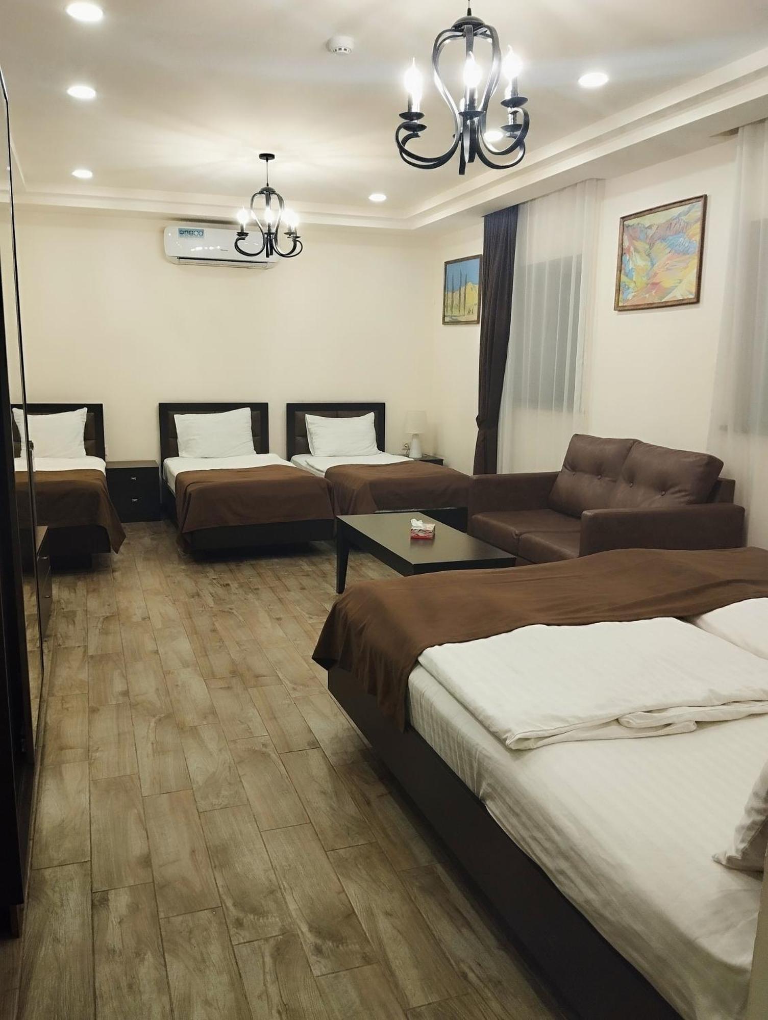 Boutique Living Hotel Ереван Екстериор снимка