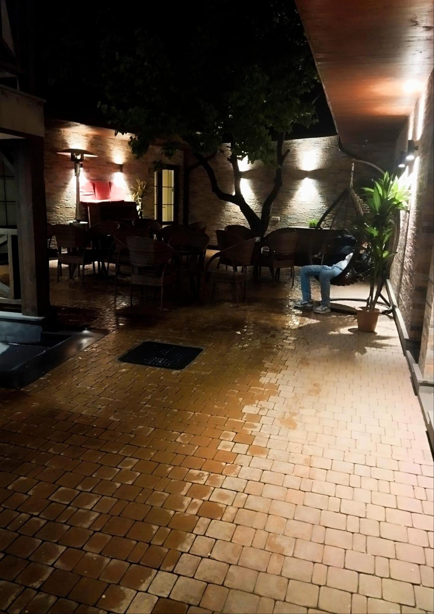Boutique Living Hotel Ереван Екстериор снимка