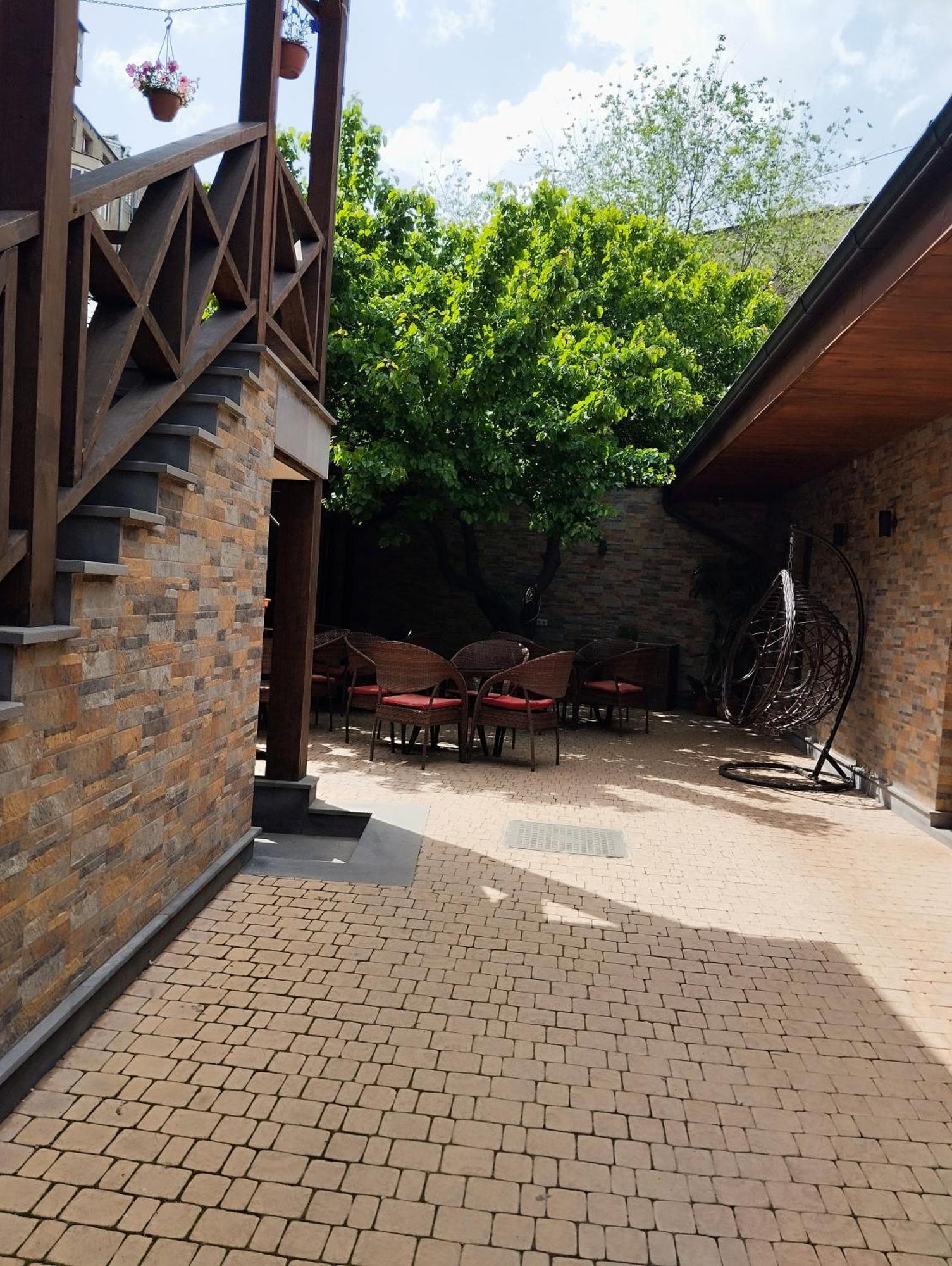 Boutique Living Hotel Ереван Екстериор снимка